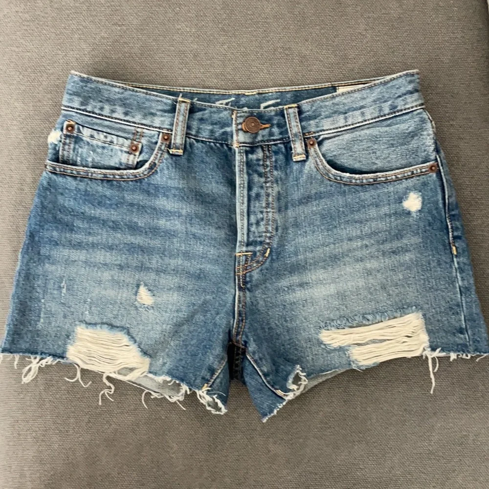 NWT Free People jean shorts size 26. Distressed